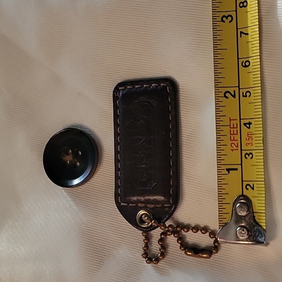 Coach tag - Picture 3 of 3